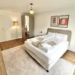 Wa - 8 Pax Apartment *